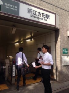 2015年8月11日（火）　新江古田駅で朝の街頭演説