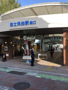 2018年10月18日（木）　富士見台駅南口で朝の辻立ち